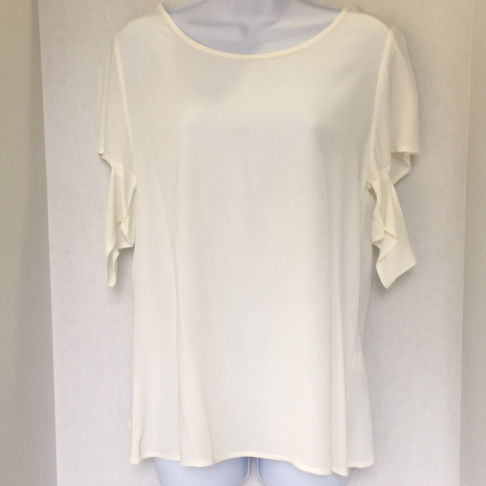 Honey punch Large white shirt, opens from back
